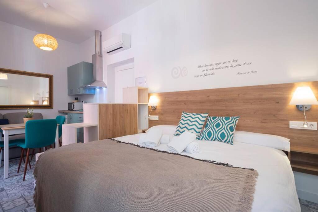 Ferienwohnung Rosarioseis Loft Corral Del Carbon Granada Exterior foto